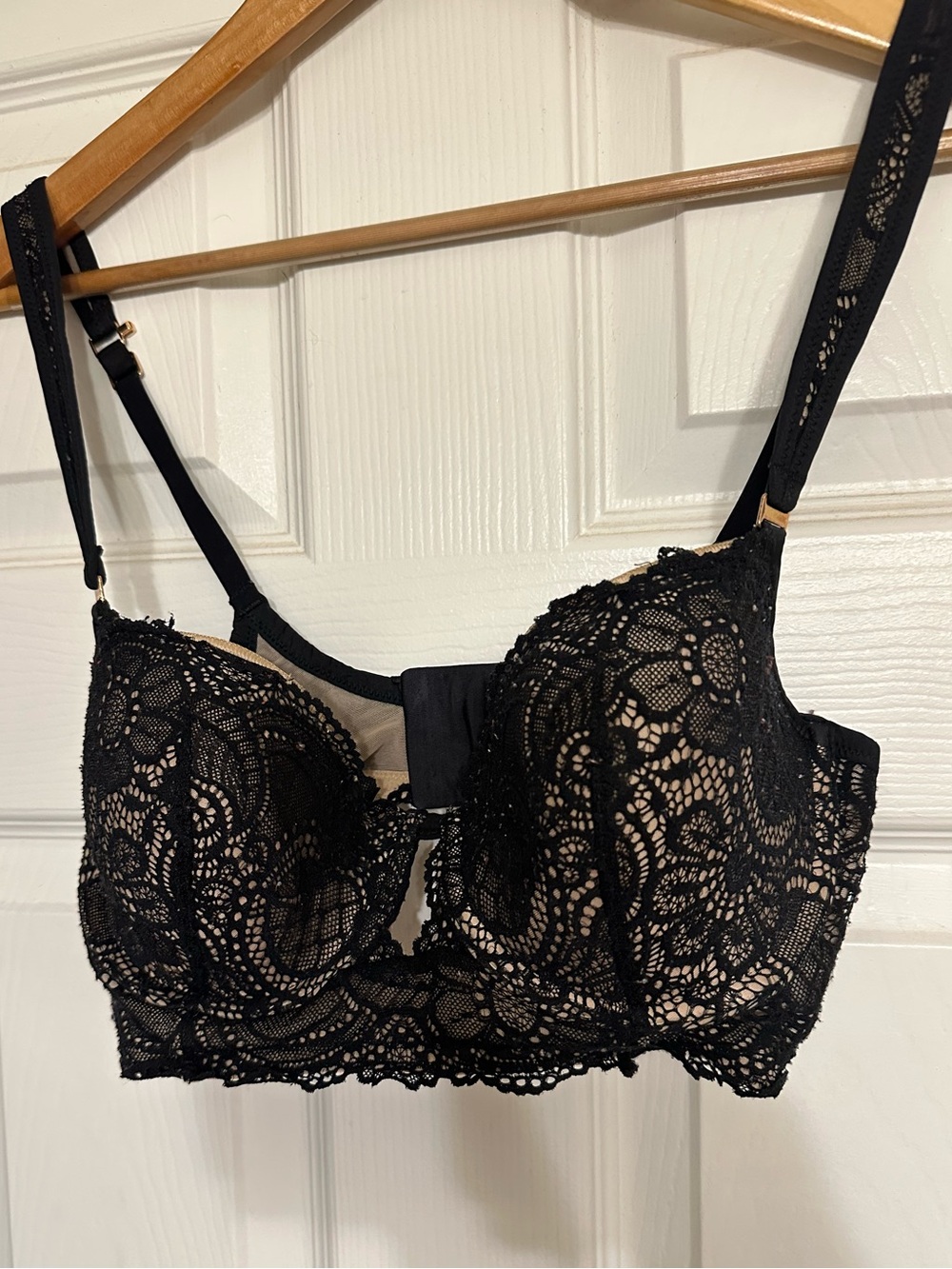 Aerie Black Floral Lace Lightly Padded Bra 34D Support Sexy Lingerie